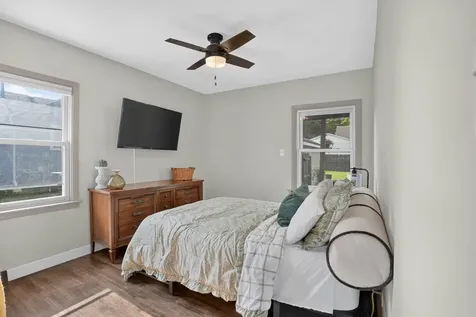 204 Cornwall Avenue Waterloo IA 50702