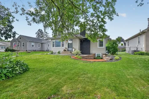204 Cornwall Avenue Waterloo IA 50702
