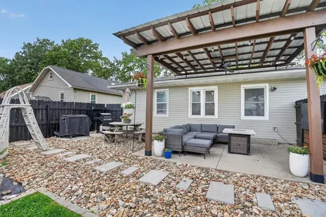 204 Cornwall Avenue Waterloo IA 50702