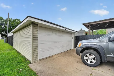 204 Cornwall Avenue Waterloo IA 50702