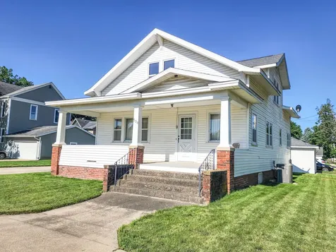 508 New Street Manchester IA 52057