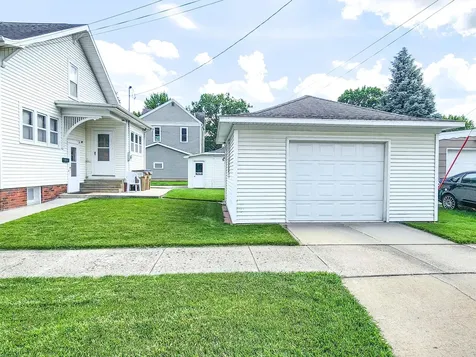 508 New Street Manchester IA 52057