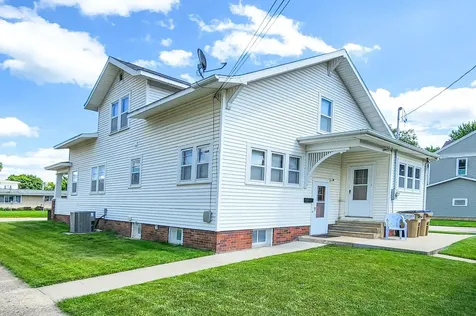 508 New Street Manchester IA 52057