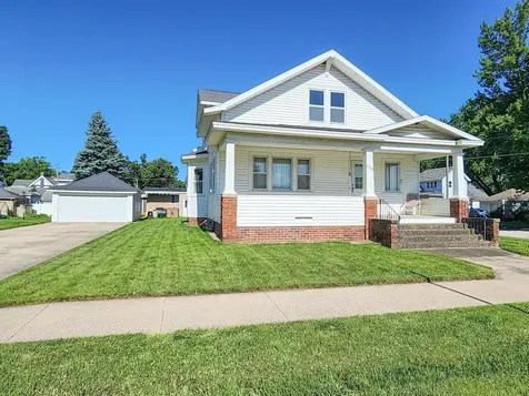 508 New Street Manchester IA 52057