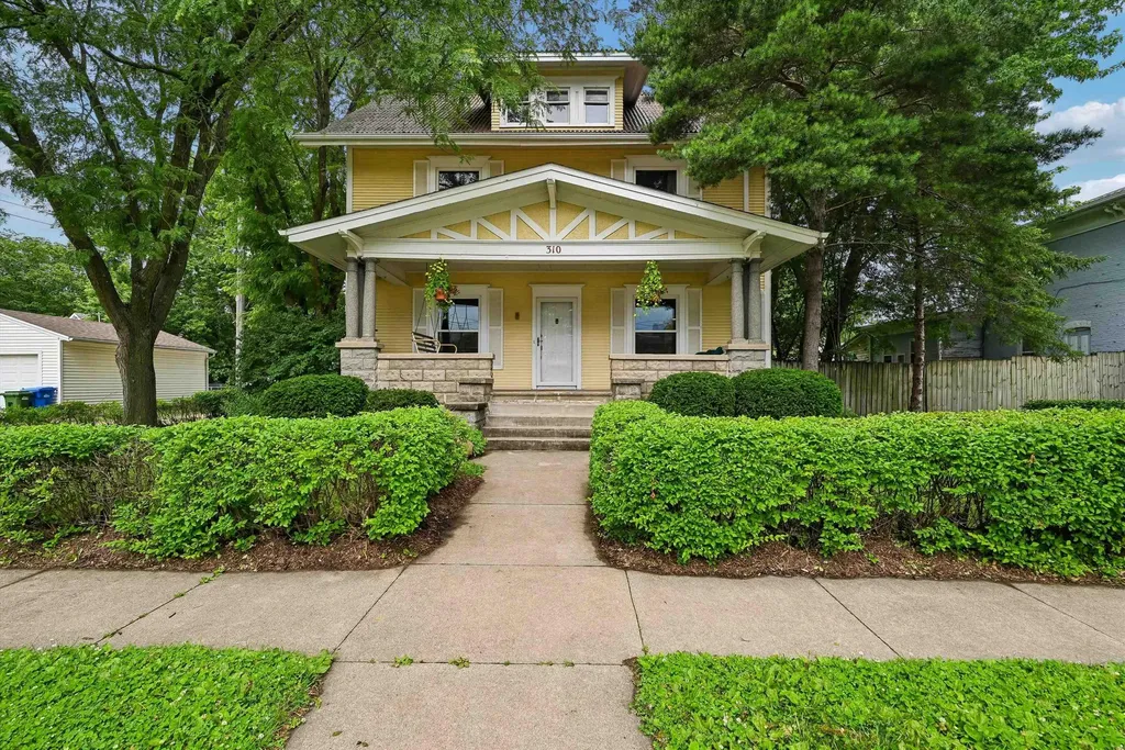 310 SW 5th Street Waverly IA 50677