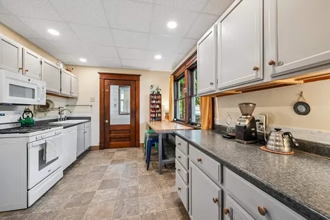 310 SW 5th Street Waverly IA 50677