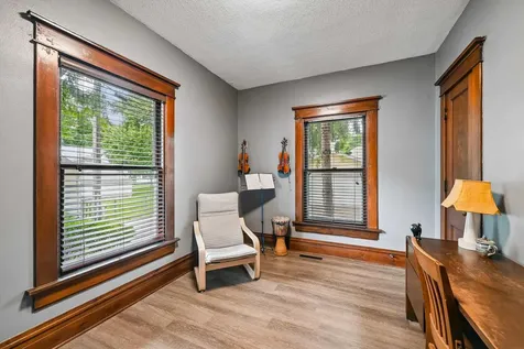 310 SW 5th Street Waverly IA 50677