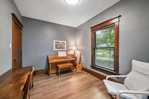 310 SW 5th Street Waverly IA 50677
