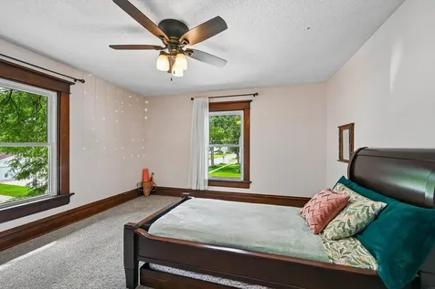 310 SW 5th Street Waverly IA 50677