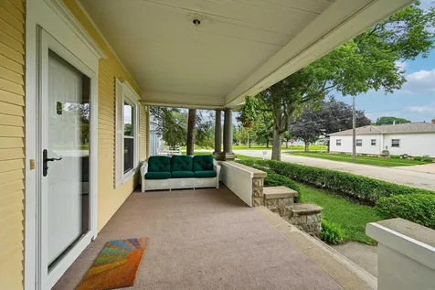 310 SW 5th Street Waverly IA 50677