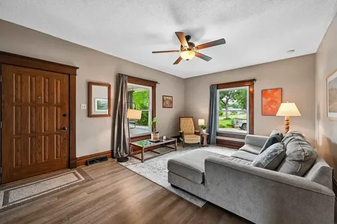 310 SW 5th Street Waverly IA 50677