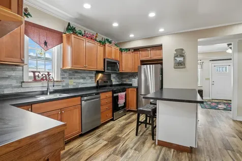 1714 12th Avenue Eldora IA 50627