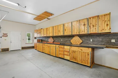 1714 12th Avenue Eldora IA 50627