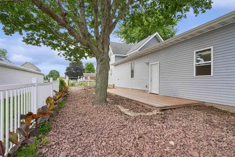 1714 12th Avenue Eldora IA 50627