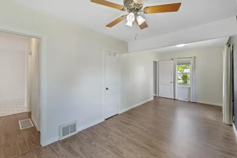 1445 E Mitchell Avenue Waterloo IA 50702