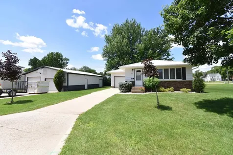 908 1st Ave. S.e Oelwein IA 50662