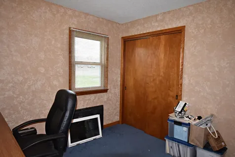 908 1st Ave. S.e Oelwein IA 50662