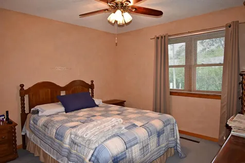 908 1st Ave. S.e Oelwein IA 50662