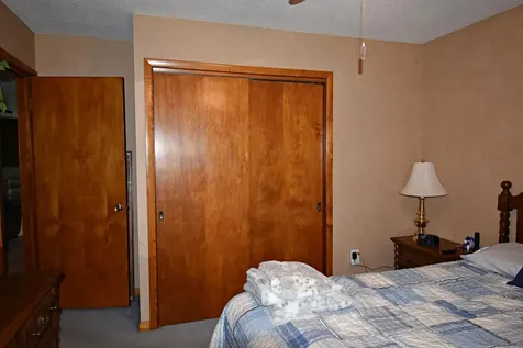 908 1st Ave. S.e Oelwein IA 50662