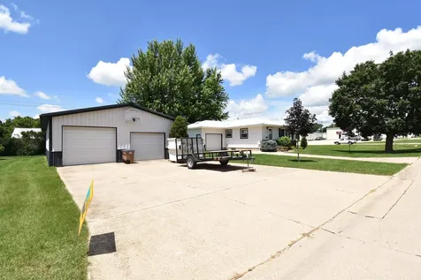 908 1st Ave. S.e Oelwein IA 50662
