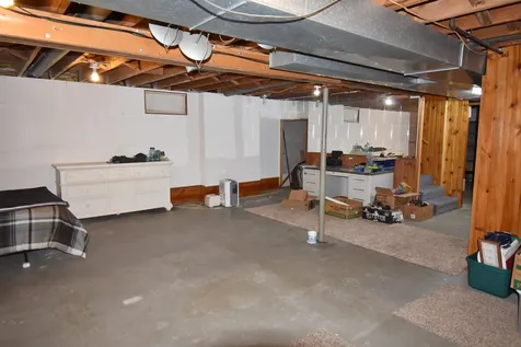 908 1st Ave. S.e Oelwein IA 50662