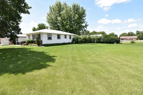908 1st Ave. S.e Oelwein IA 50662