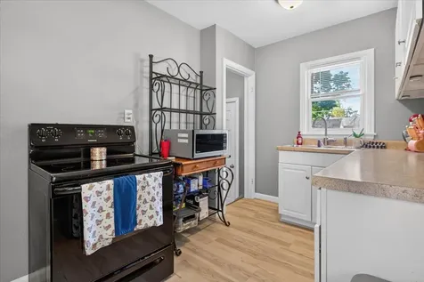 1557 Forest Avenue Waterloo IA 50702