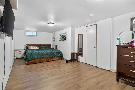 1557 Forest Avenue Waterloo IA 50702