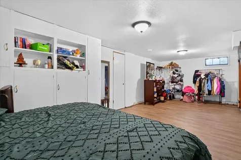 1557 Forest Avenue Waterloo IA 50702