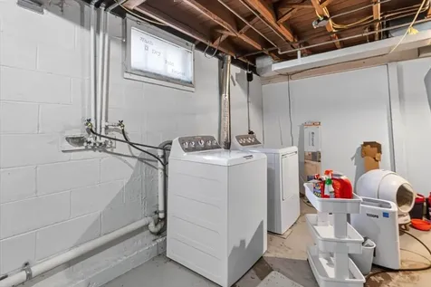 1557 Forest Avenue Waterloo IA 50702