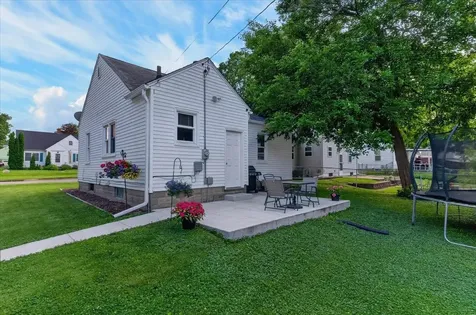 1557 Forest Avenue Waterloo IA 50702