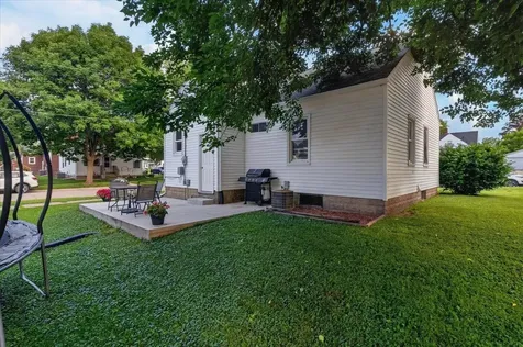 1557 Forest Avenue Waterloo IA 50702