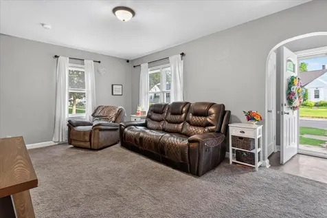 1557 Forest Avenue Waterloo IA 50702