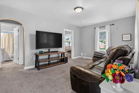 1557 Forest Avenue Waterloo IA 50702