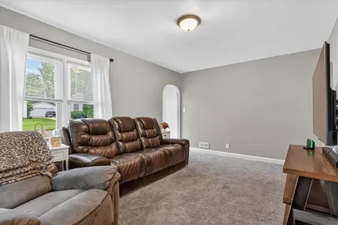 1557 Forest Avenue Waterloo IA 50702