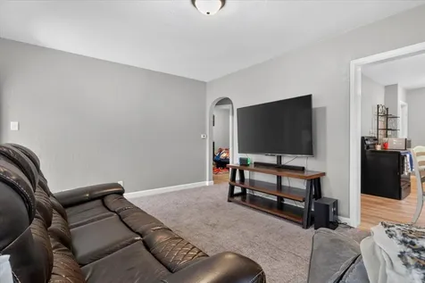 1557 Forest Avenue Waterloo IA 50702