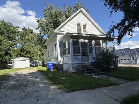 15 & 17 3rd Avenue NW Oelwein IA 50662