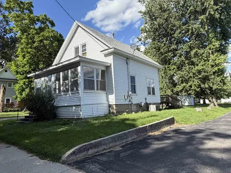 15 & 17 3rd Avenue NW Oelwein IA 50662