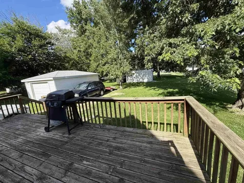 15 & 17 3rd Avenue NW Oelwein IA 50662