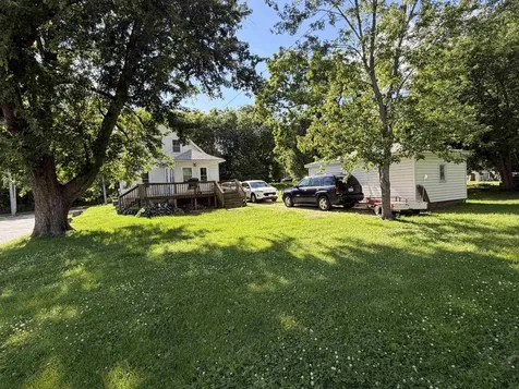 15 & 17 3rd Avenue NW Oelwein IA 50662