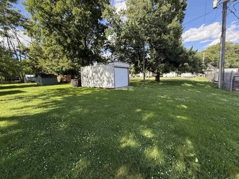 15 & 17 3rd Avenue NW Oelwein IA 50662