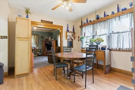 2227 E 4th Street Waterloo IA 50703