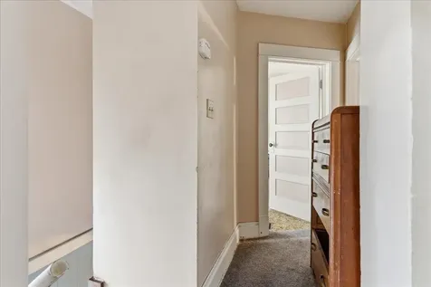 2227 E 4th Street Waterloo IA 50703