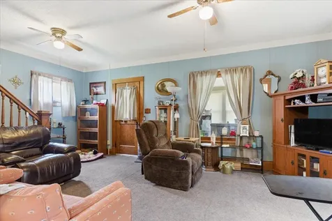2227 E 4th Street Waterloo IA 50703