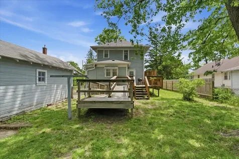 2227 E 4th Street Waterloo IA 50703