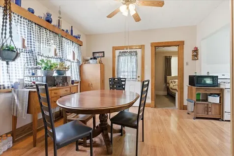 2227 E 4th Street Waterloo IA 50703