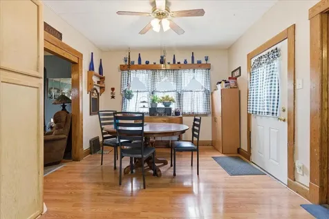 2227 E 4th Street Waterloo IA 50703