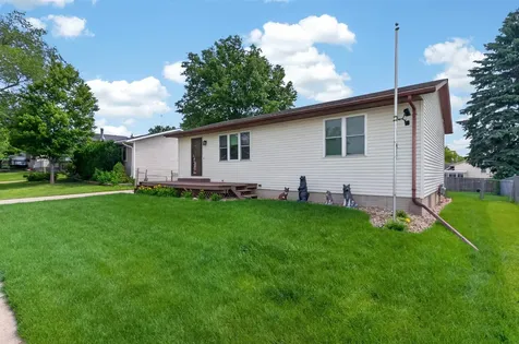 903 Heartland Hills Drive Waterloo IA 50701