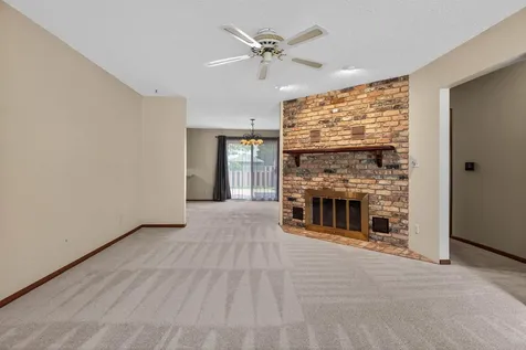 741 Wildwood Road Waterloo IA 50701