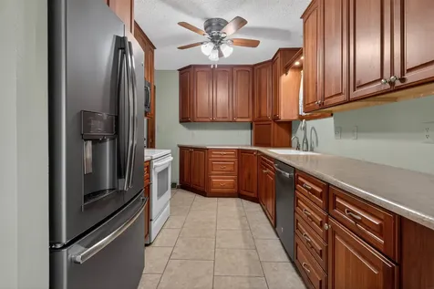 741 Wildwood Road Waterloo IA 50701